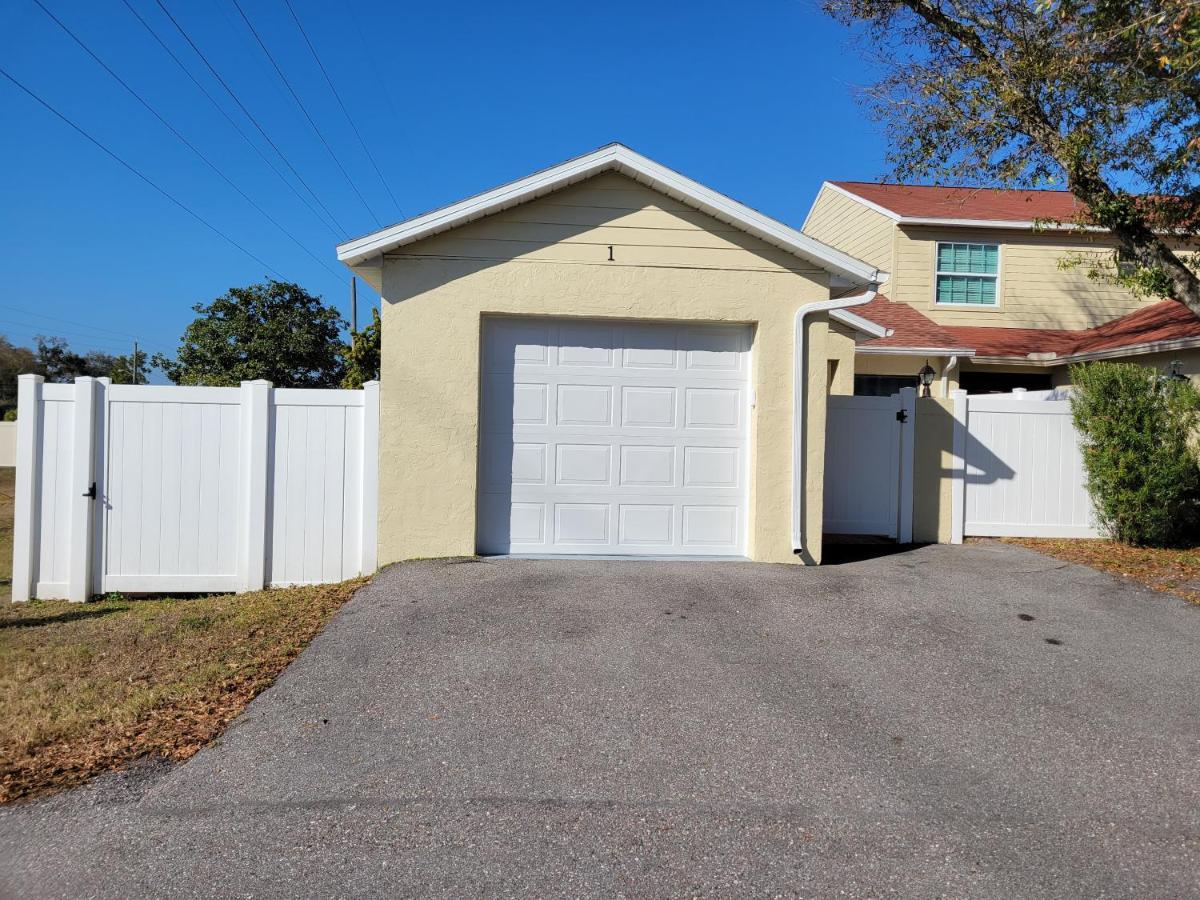 Beautiful Townhouse Easy Access To Everything. Clearwater Exterior photo